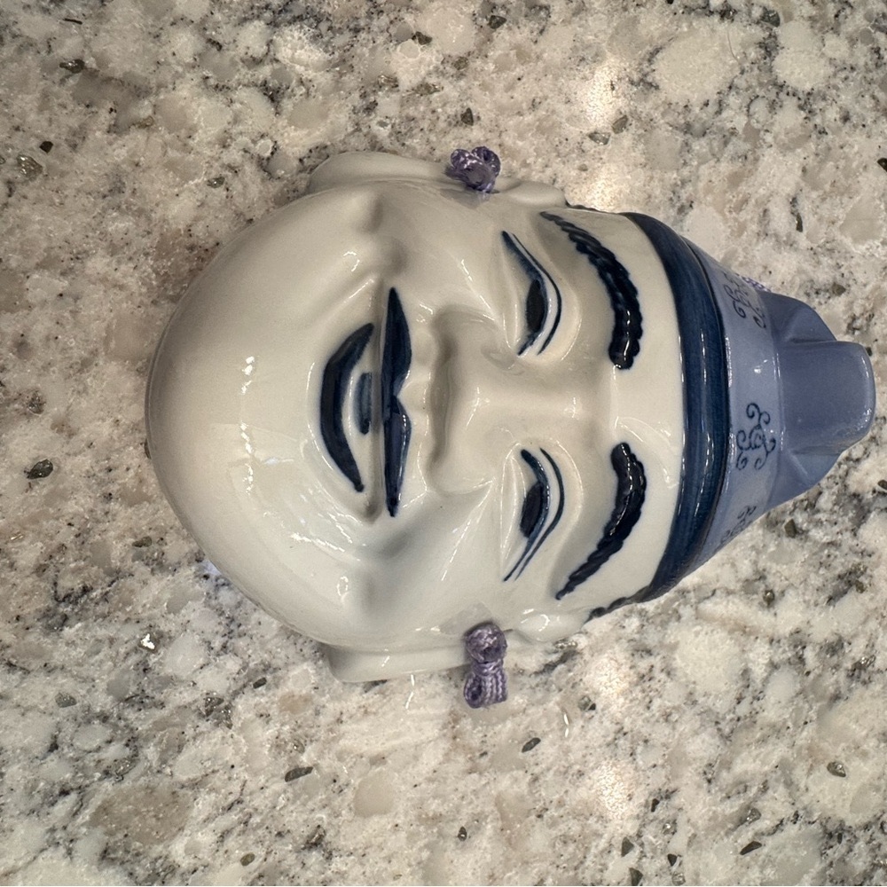Pier 1 Collectable Asian Ceramic Smiling Face Wall Accent in Blue & White